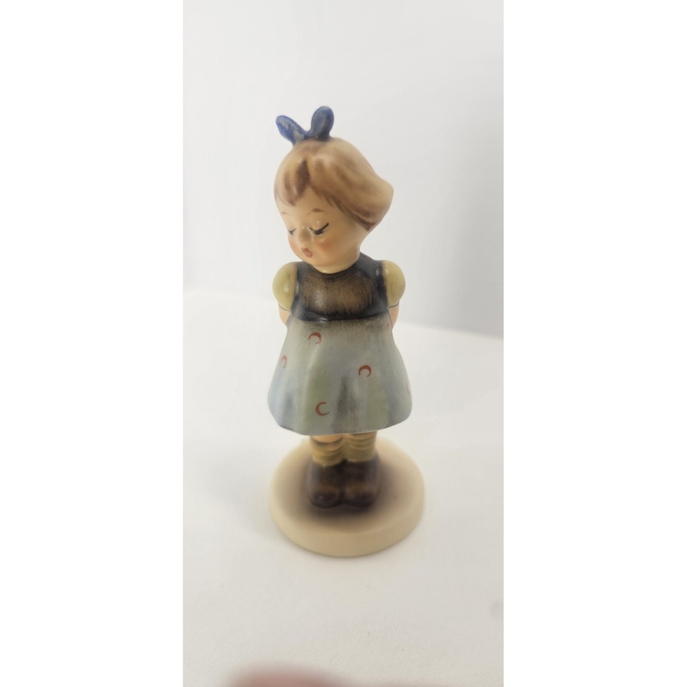 Goebel Hummel Two Hands One Treat TMK 7 Club Figurine #493 Germany